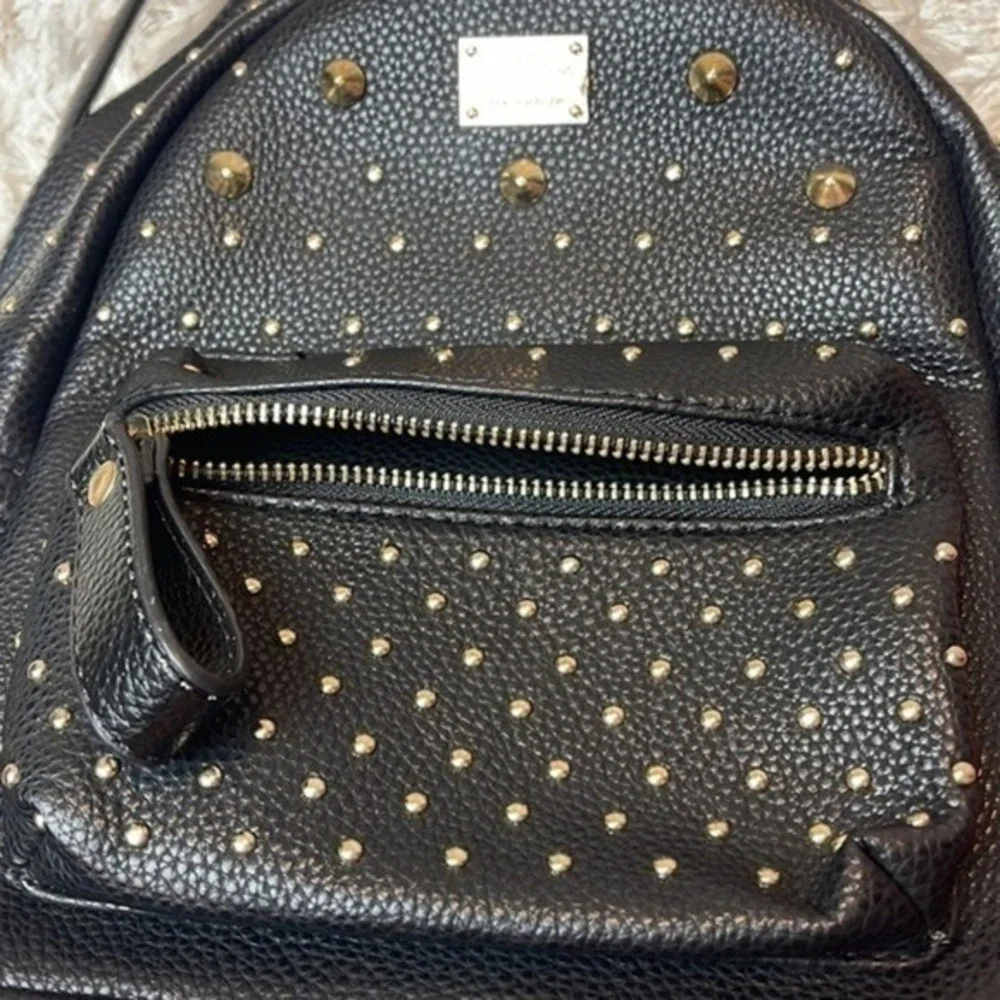 Jing‎ Pi Ju Studded Faux Leather Zip Trendy Design Backpack Purse